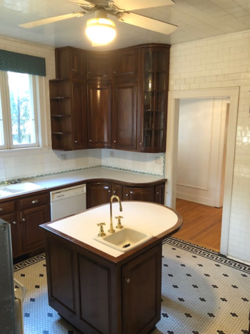 906 North Sheridan Road Waukegan, IL 60085 - Photo 12 of 34 a bathroom with a sink and a mirror