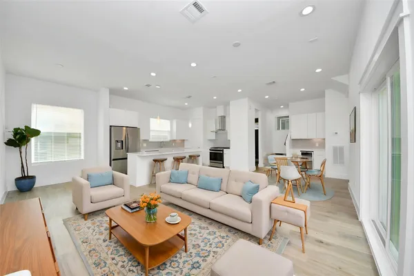 $3,095 | 4608 Coke Street, Houston, TX 77020