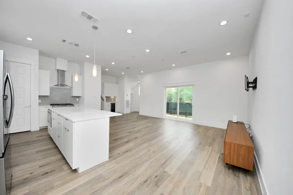 $3,095 | 4608 Coke Street, Houston, TX 77020