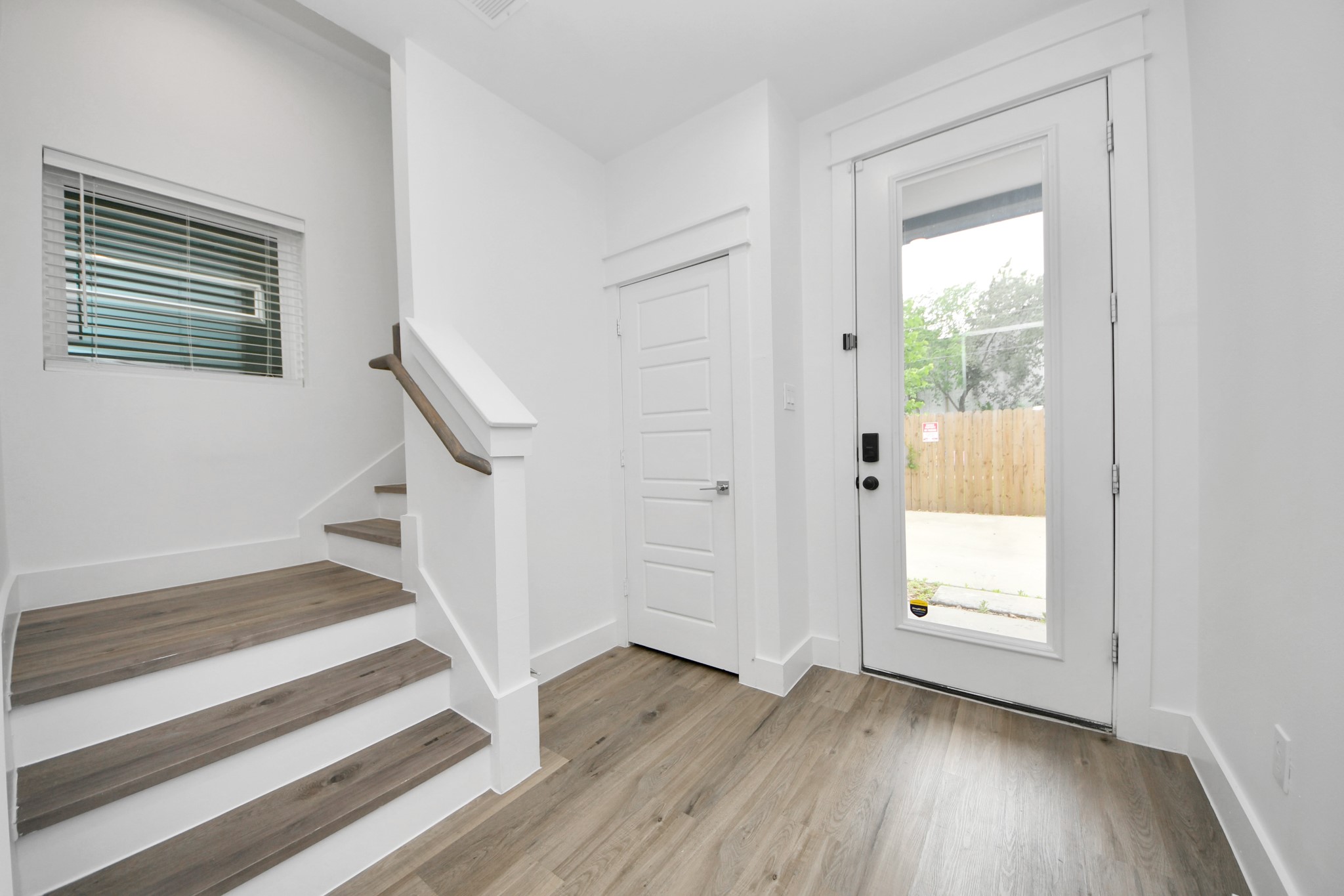 4608 Coke Street Houston, TX 77020 - Photo 8 of 25