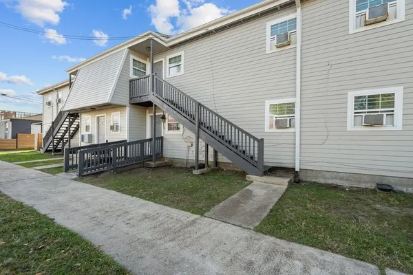 $1,175 | 3501 Avenue M, Unit 4, Galveston, TX 77550
