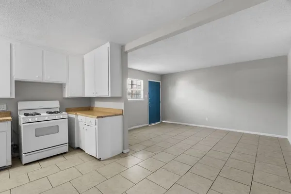 $1,175 | 3501 Avenue M, Unit 4, Galveston, TX 77550