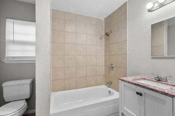 $1,175 | 3501 Avenue M, Unit 4, Galveston, TX 77550