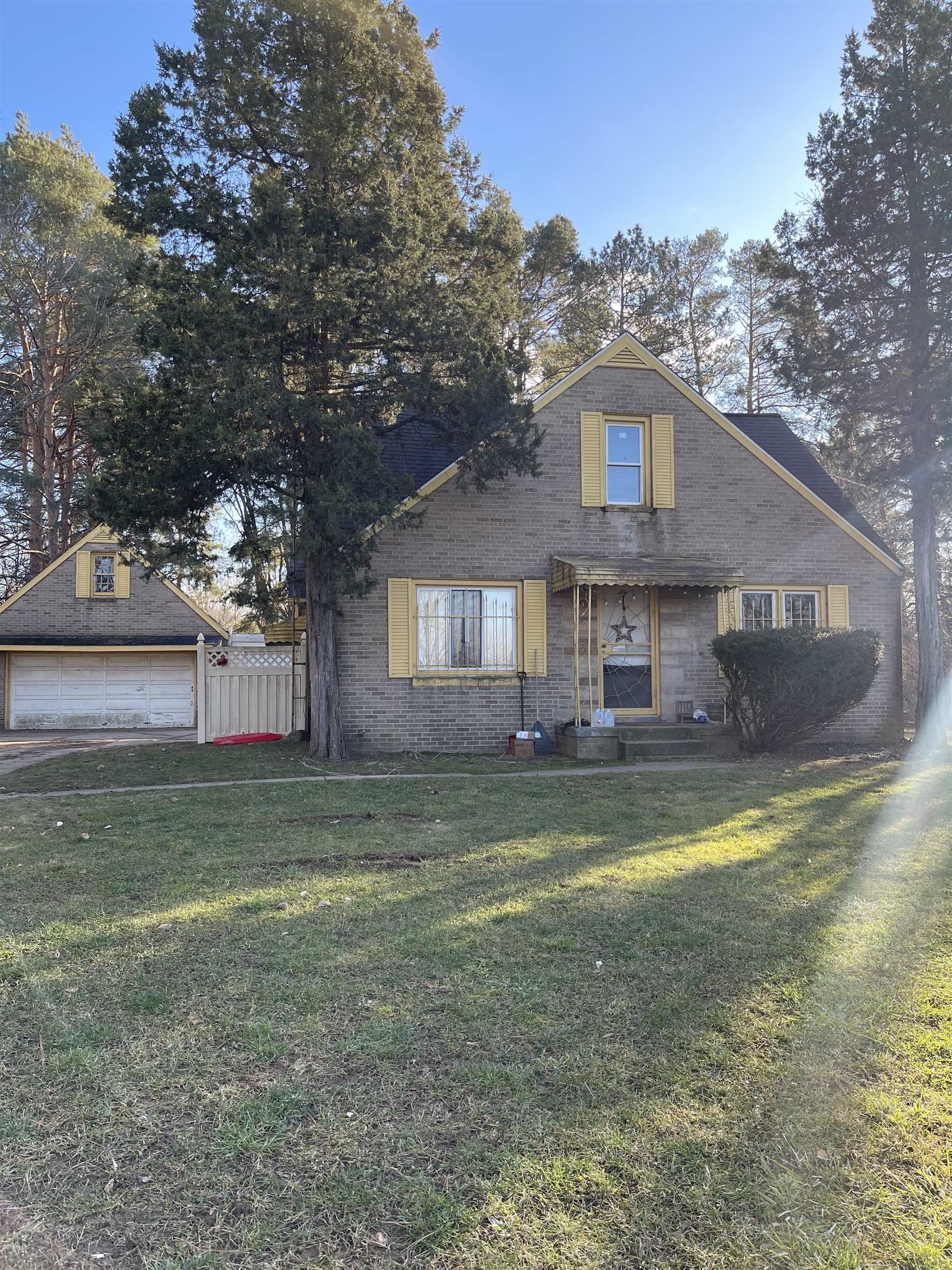 2329 West Carpenter Road Flint, MI 48505 - Photo 1 of 1 50133477-f9a70e0b-27d1-42b5-bc70-c90c9729e338.JPG