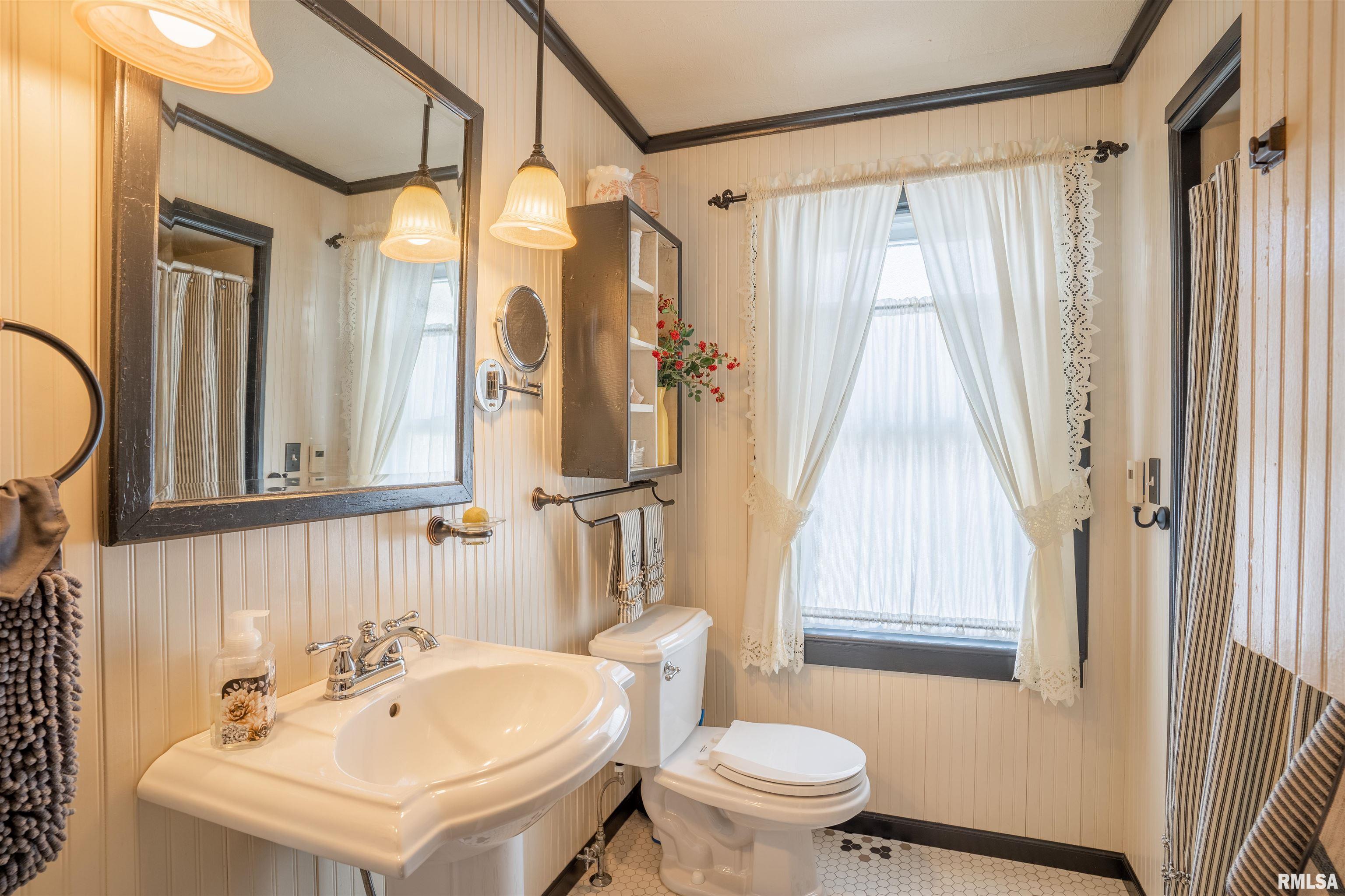 312 Walnut Street Washington, IL 61571 - Photo 17 of 38 Gallery Image 17