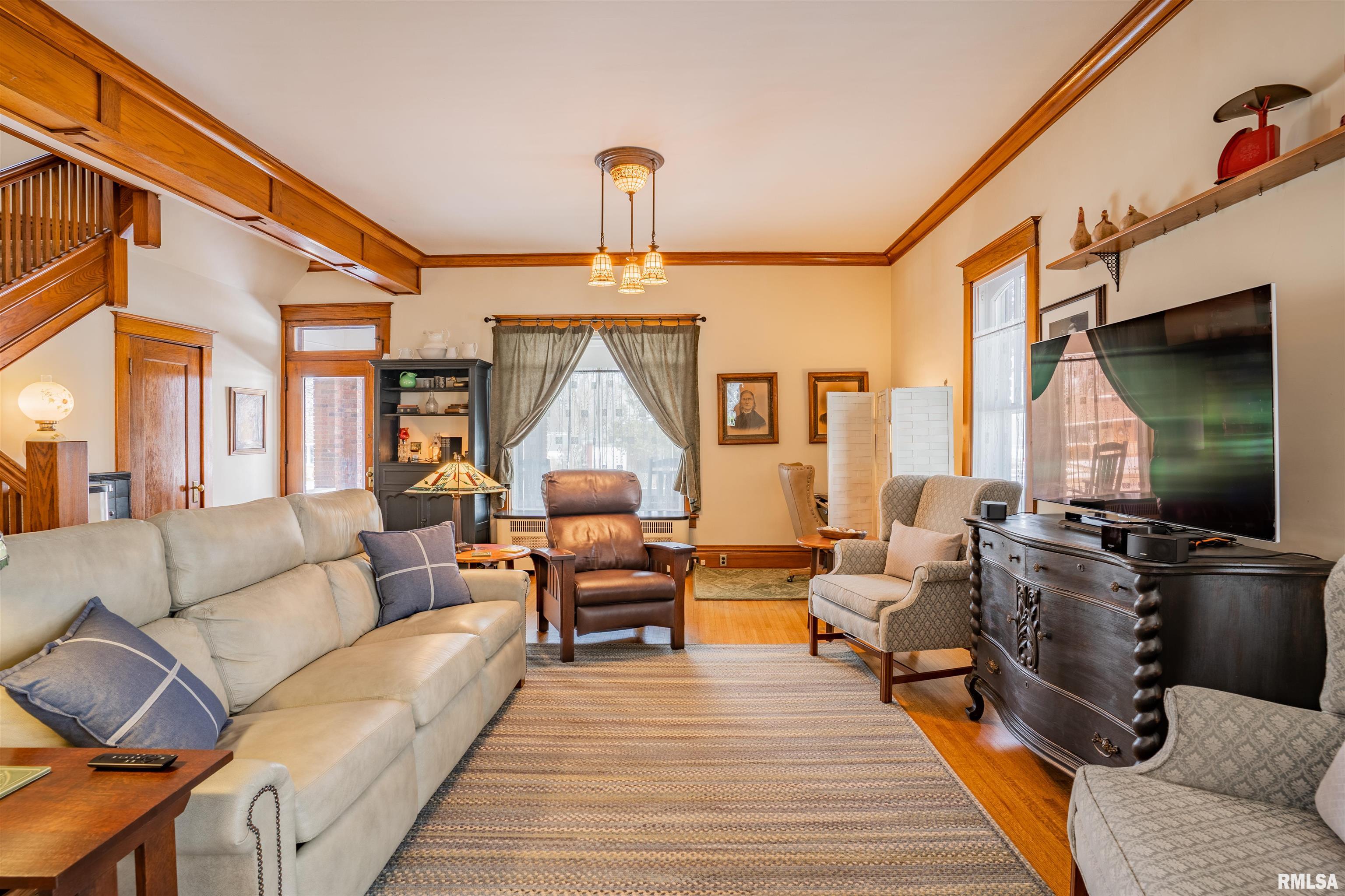 312 Walnut Street Washington, IL 61571 - Photo 4 of 38 Gallery Image 4