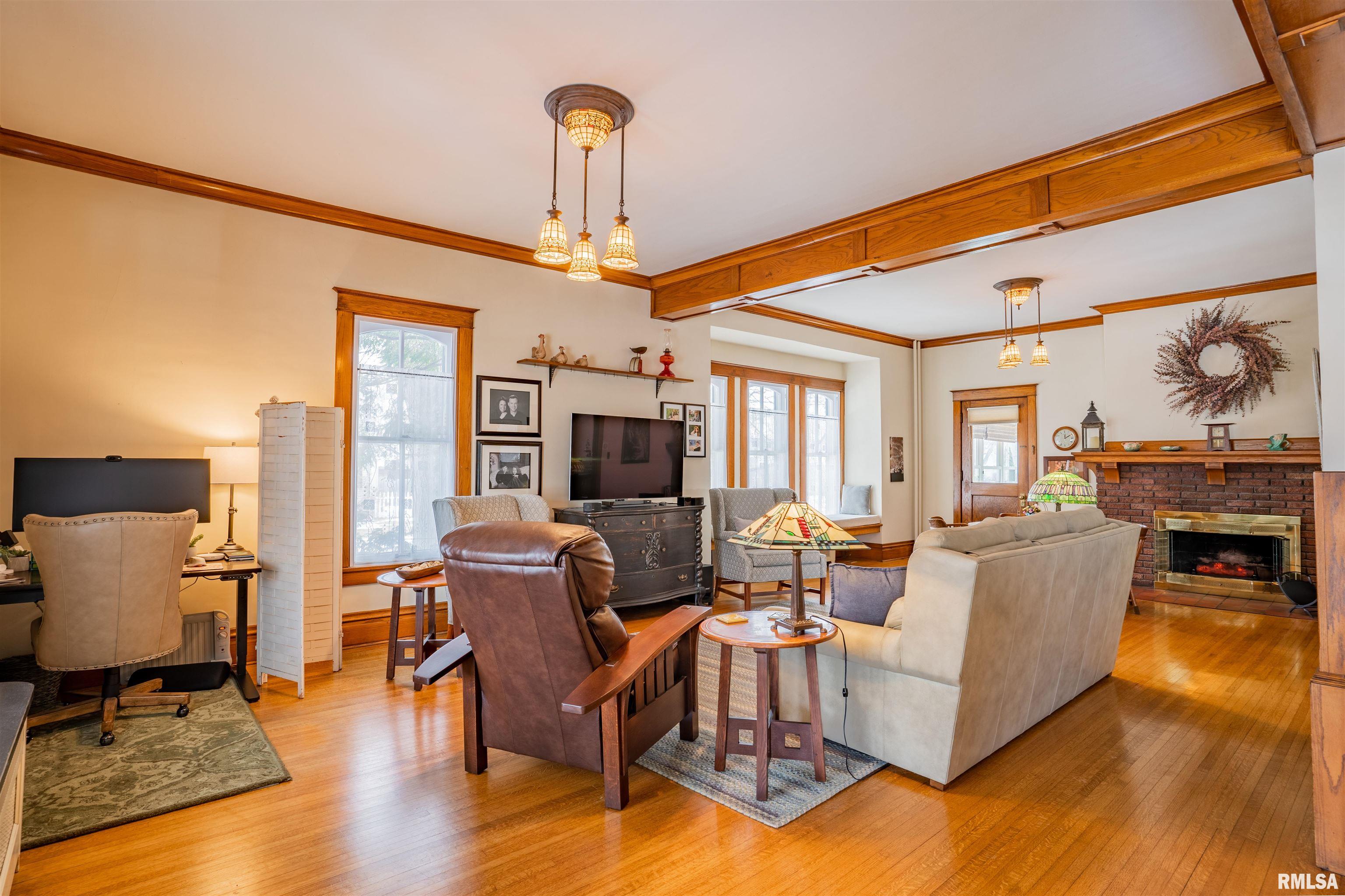 312 Walnut Street Washington, IL 61571 - Photo 6 of 38 Gallery Image 6