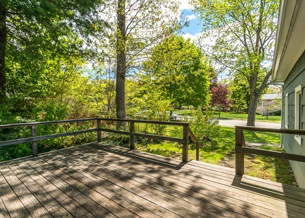 27 Arcadia Road Norwood, MA 02062 - Photo 18 of 19 Gallery Image 18