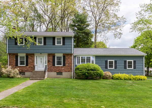 27 Arcadia Road Norwood, MA 02062 - Photo 2 of 19 Gallery Image 2