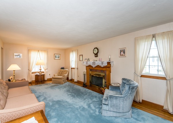 27 Arcadia Road Norwood, MA 02062 - Photo 5 of 19 Gallery Image 5