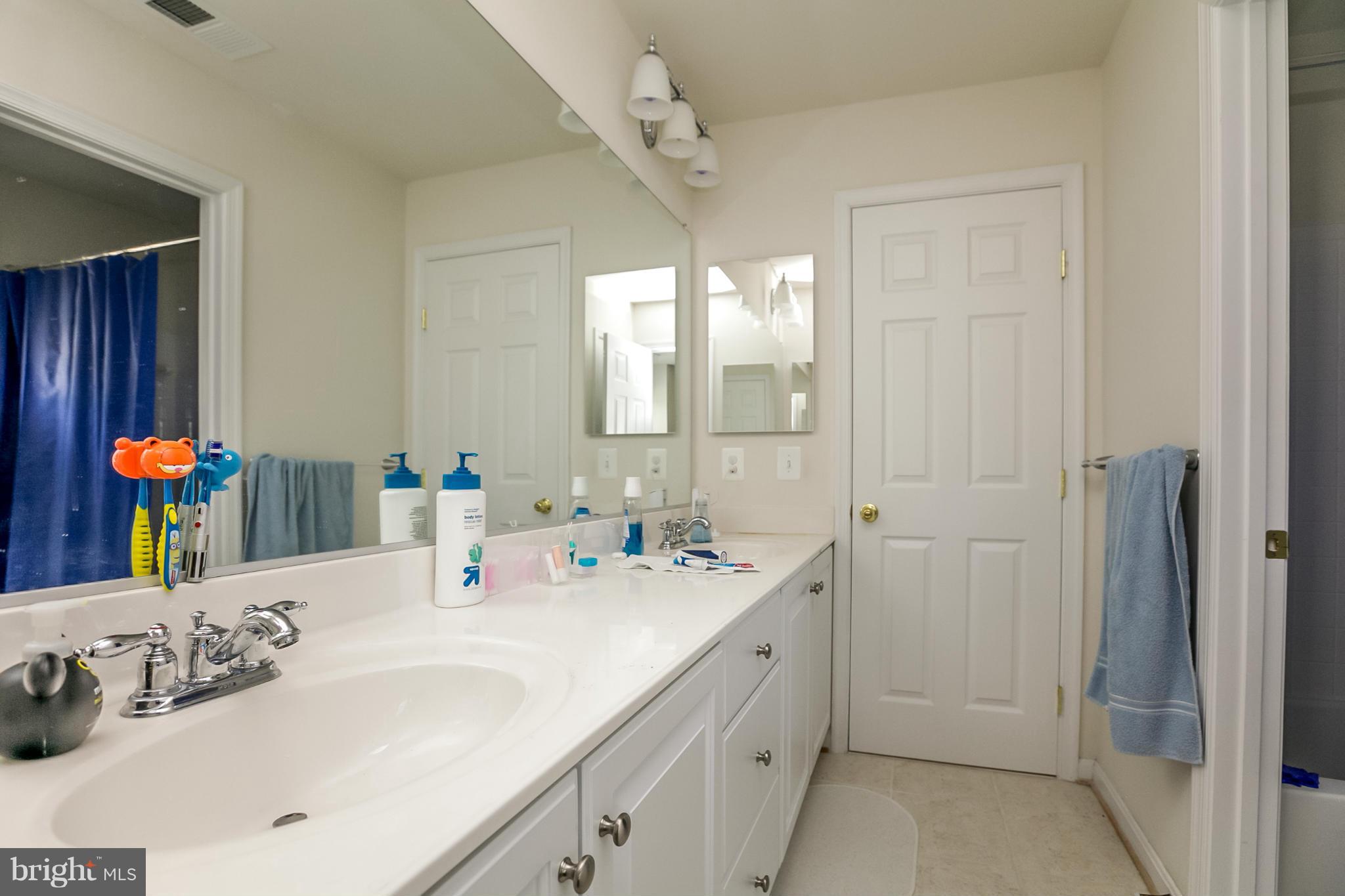 2008 Thistlewood Road Baltimore, MD 21209 - Photo 13 of 30 Bath