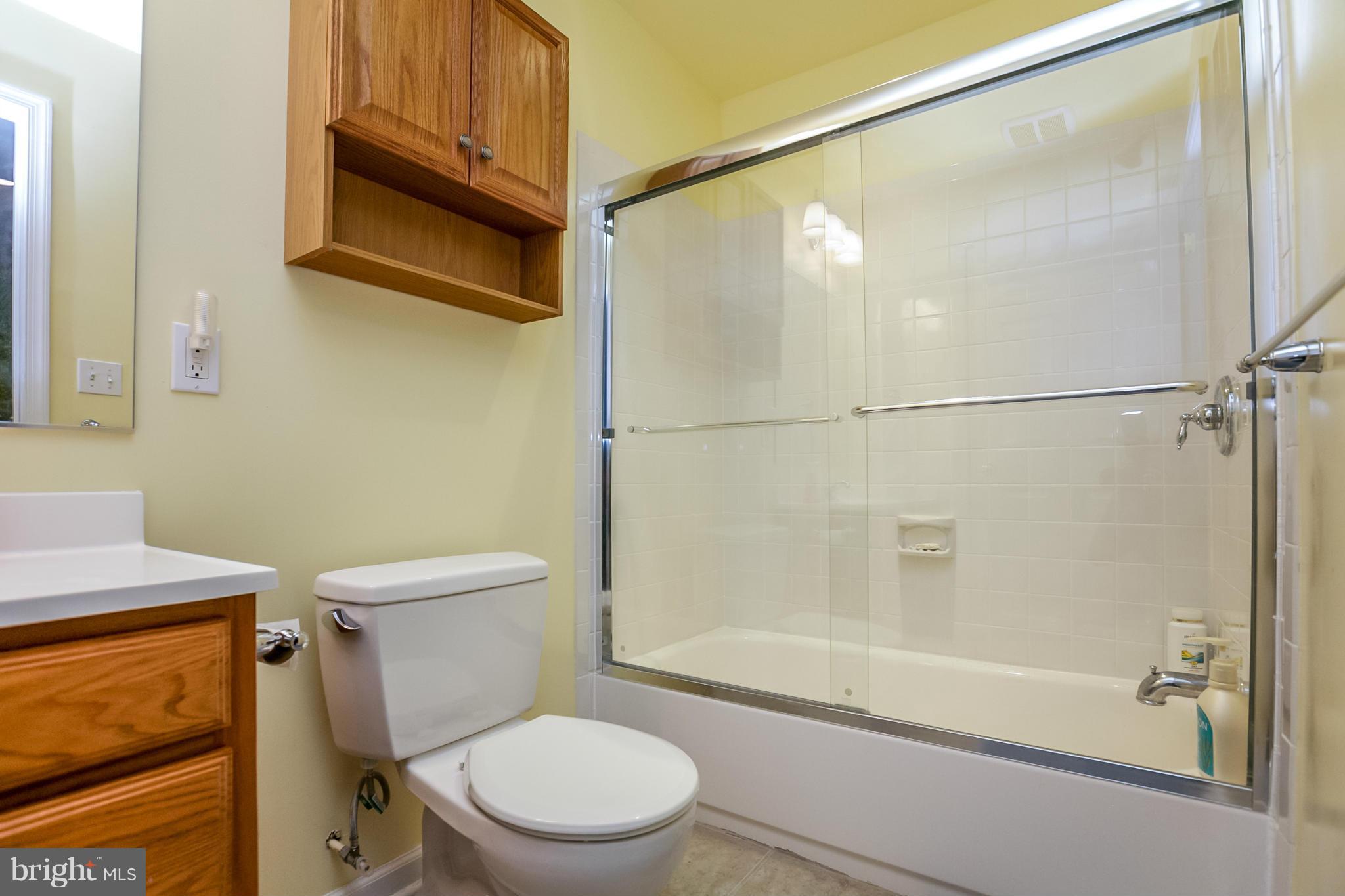 2008 Thistlewood Road Baltimore, MD 21209 - Photo 22 of 30 Bath