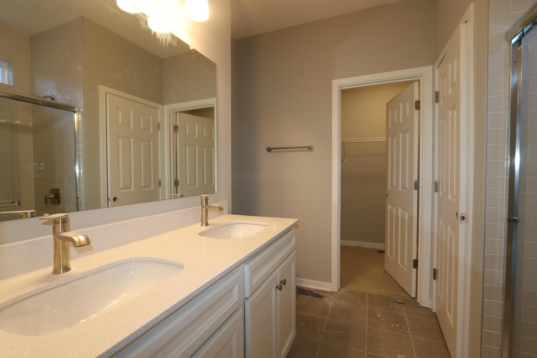392 Cherry Hills Road Commercial Point, OH 43116 - Photo 13 of 22 Owner's Bathroom