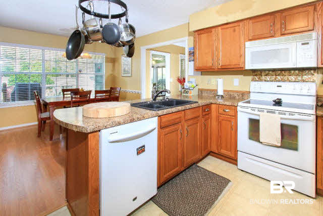 513 Orchard Lane Foley, AL 36535 - Photo 8 of 28 Kitchen