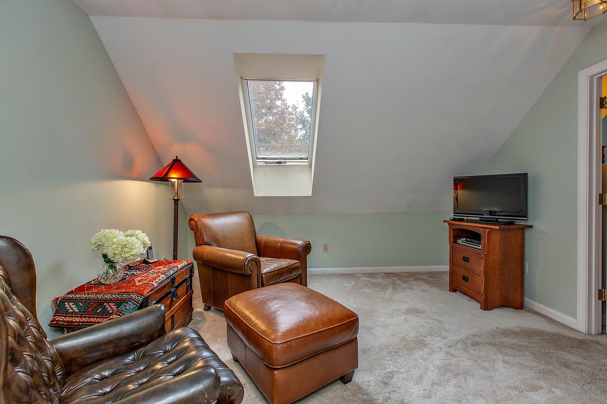 26 Villager Road Chester, NH 03036 - Photo 23 of 40