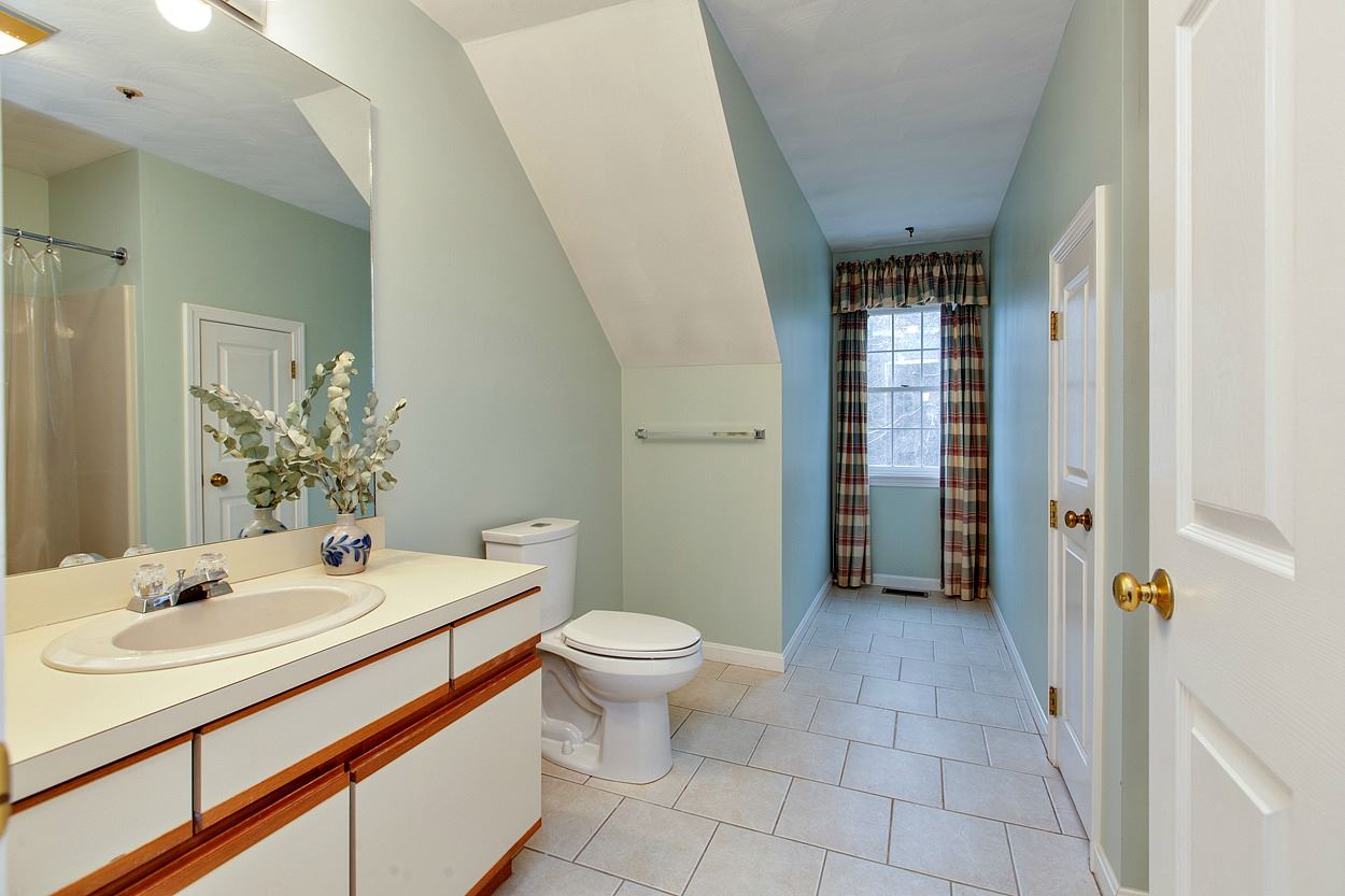26 Villager Road Chester, NH 03036 - Photo 25 of 40