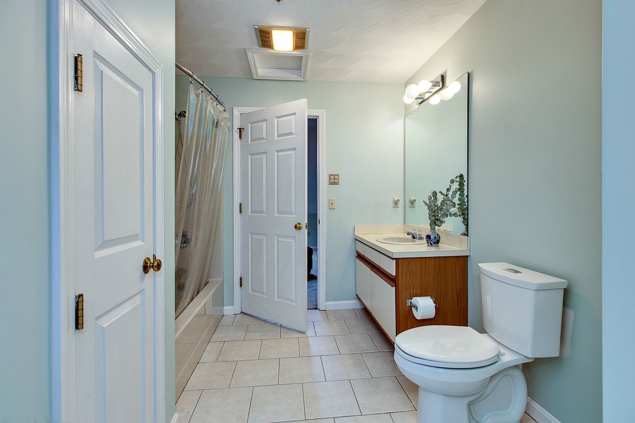 26 Villager Road Chester, NH 03036 - Photo 26 of 40