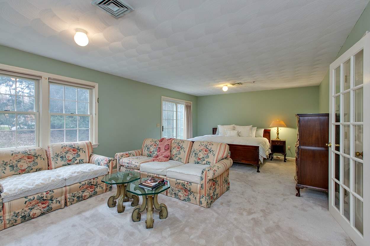 26 Villager Road Chester, NH 03036 - Photo 33 of 40