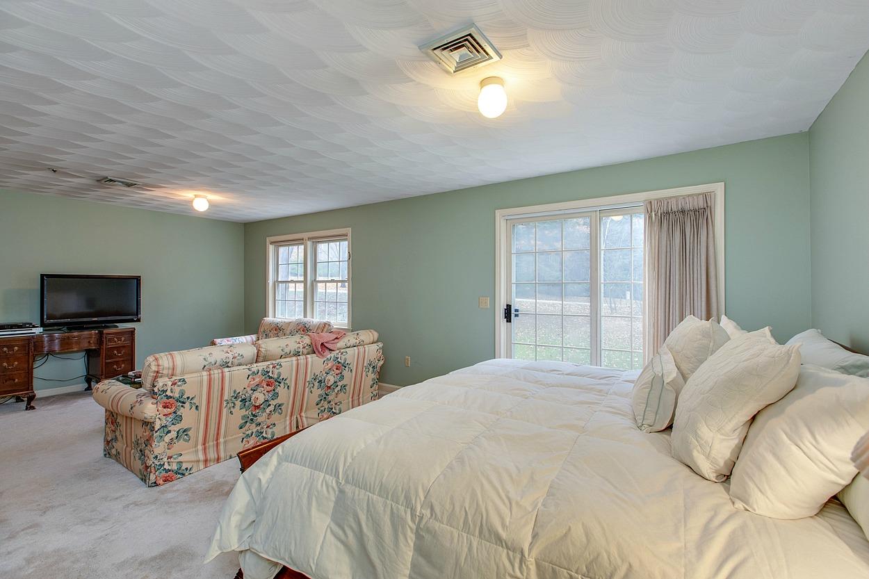 26 Villager Road Chester, NH 03036 - Photo 35 of 40
