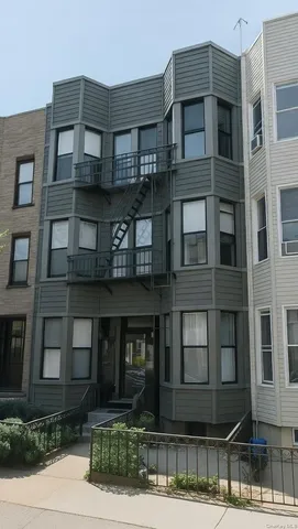 $4,450 | 167 Russell Street, Unit 2L | Greenpoint