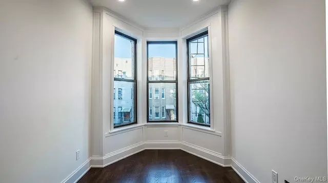 $4,450 | 167 Russell Street, Unit 2L | Greenpoint