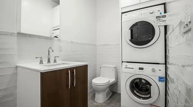 $4,450 | 167 Russell Street, Unit 2L | Greenpoint