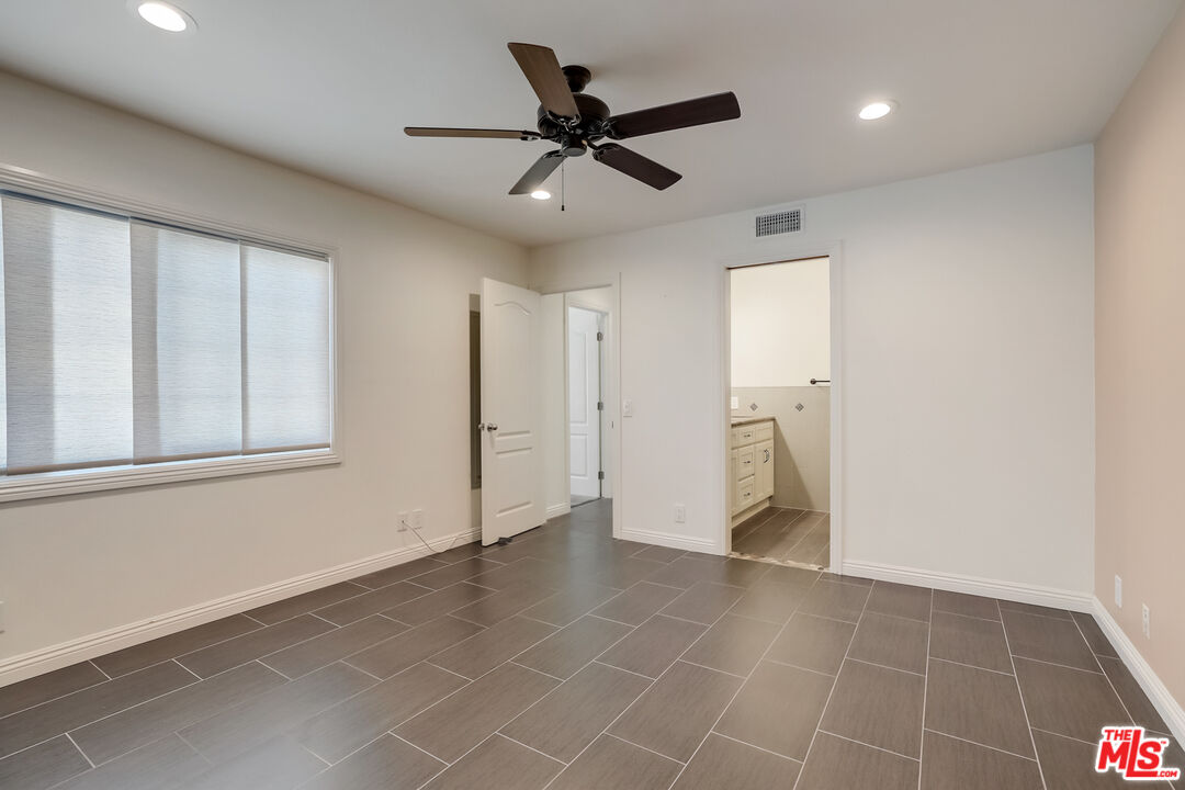 64 Racing Wind Irvine, CA 92614 - Photo 7 of 27