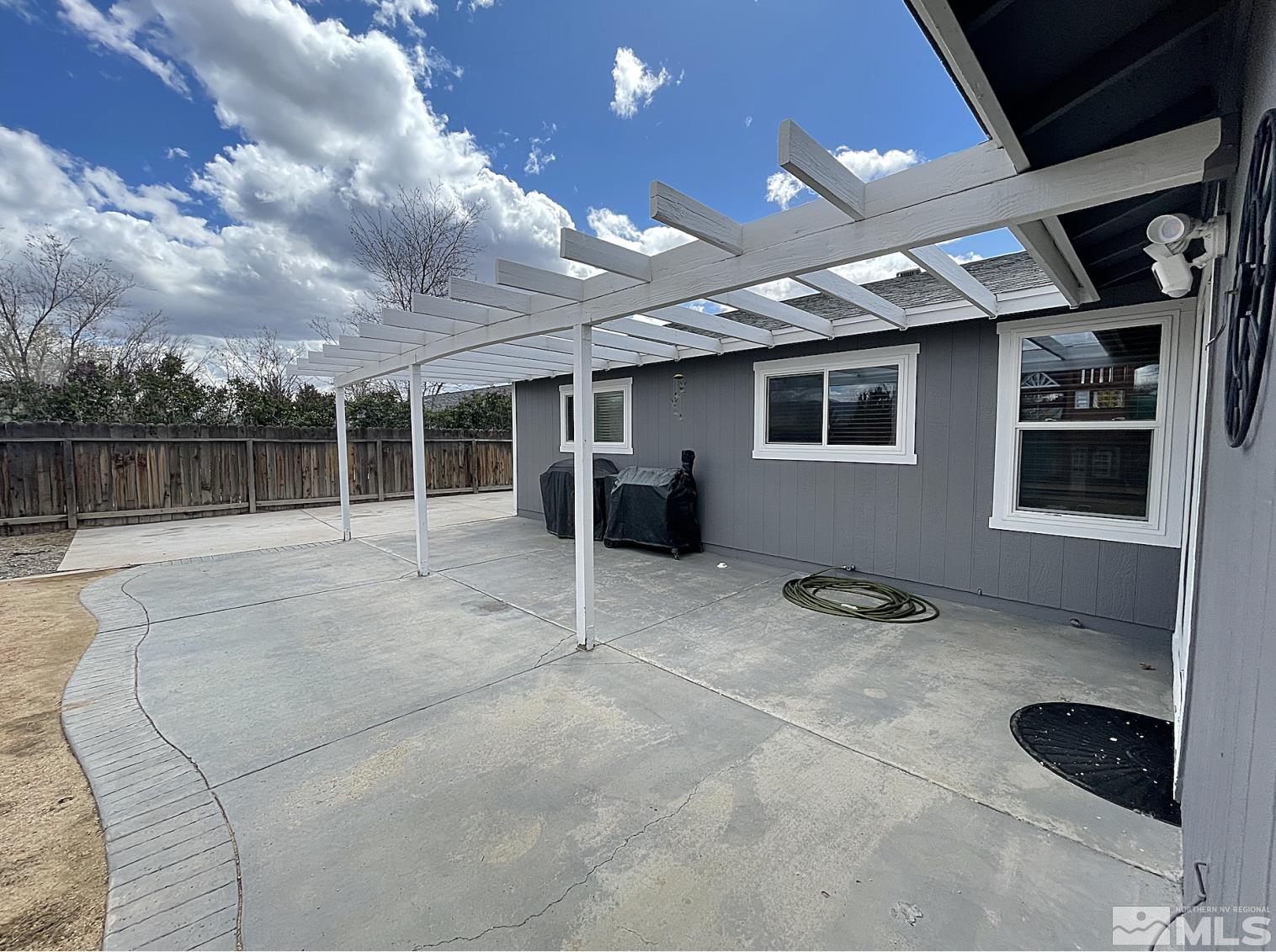 562 Yellow Jacket Road Dayton, NV 89403 - Photo 24 of 27 a view of a flesh screen tv