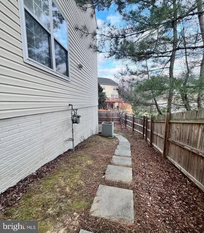 $1,300 | 2847 Linden Knoll Court, Woodbridge, VA 22191