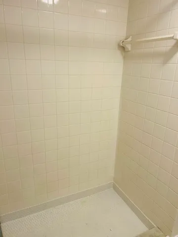 $2,250 | 31 Lake Arbor Drive, Palm Springs, FL 33461