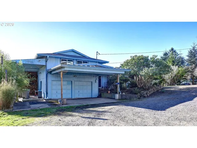 a house view with a outdoor space
