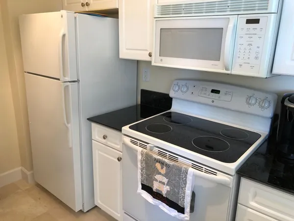 $3,500 | 651 Okeechobee Boulevard, West Palm Beach, FL 33401