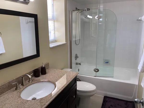 $3,500 | 651 Okeechobee Boulevard, West Palm Beach, FL 33401
