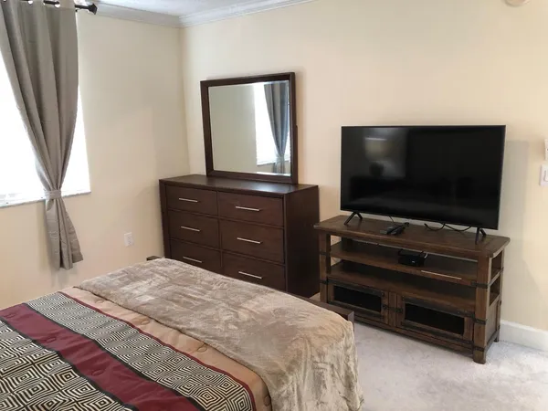 $3,500 | 651 Okeechobee Boulevard, West Palm Beach, FL 33401
