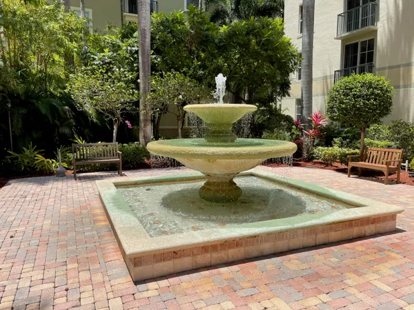 $3,500 | 651 Okeechobee Boulevard, West Palm Beach, FL 33401