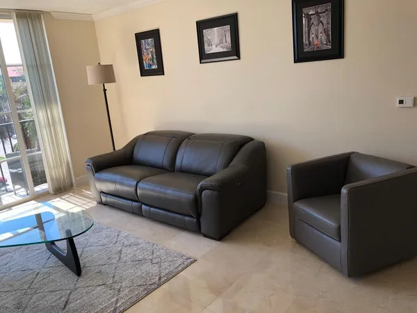 $3,500 | 651 Okeechobee Boulevard, West Palm Beach, FL 33401