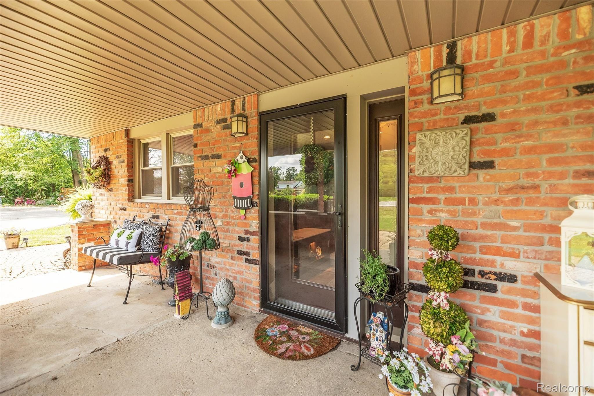1653 North Beck Road Canton, MI 48187 - Photo 8 of 57 09-1653-N-Beck-Rd-WindowStill-Real-Estate-Photography-9.jpg