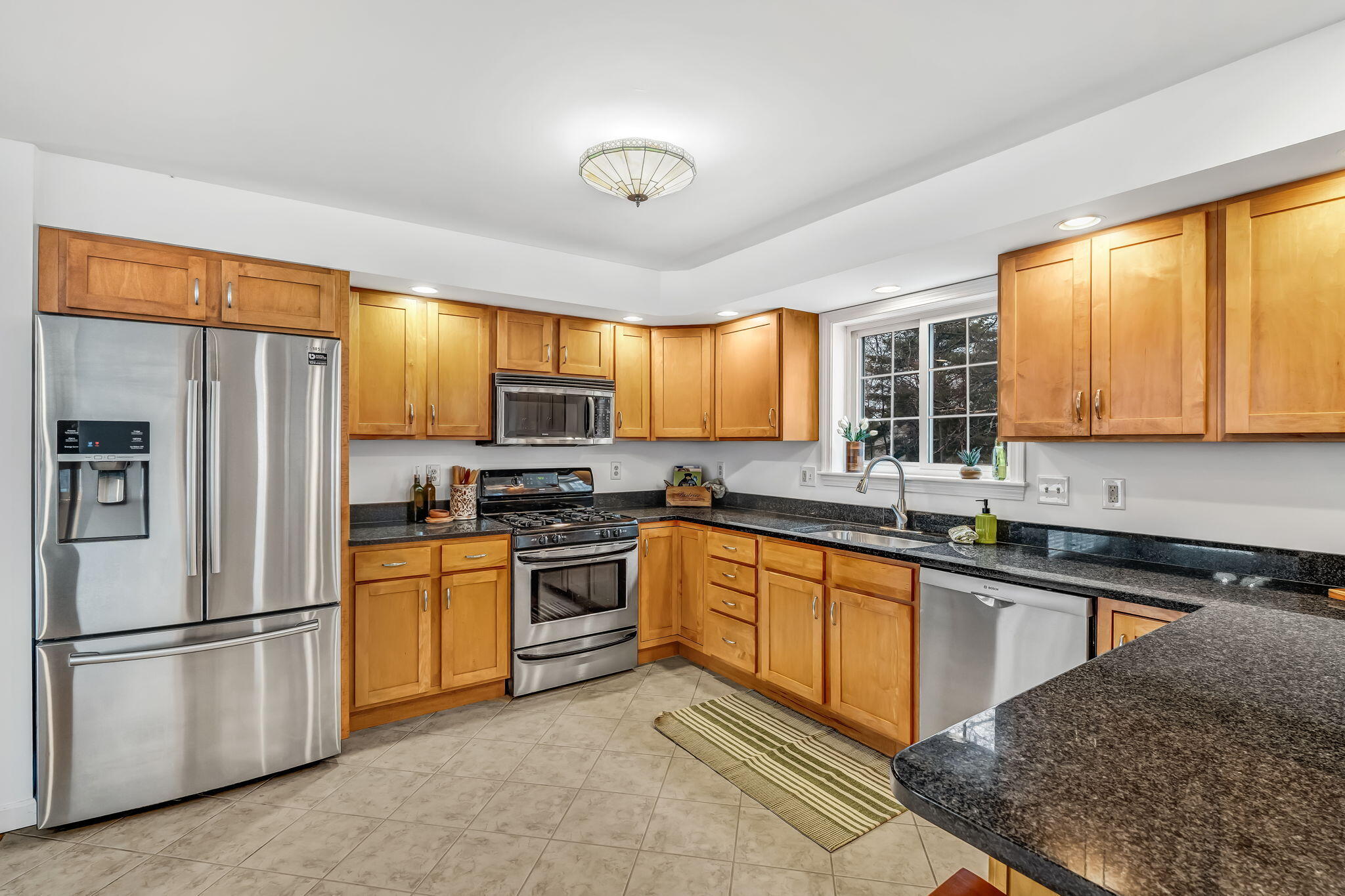 47 Fairways Bangor, ME 04401 - Photo 8 of 26 47 Fairways Kitchen2