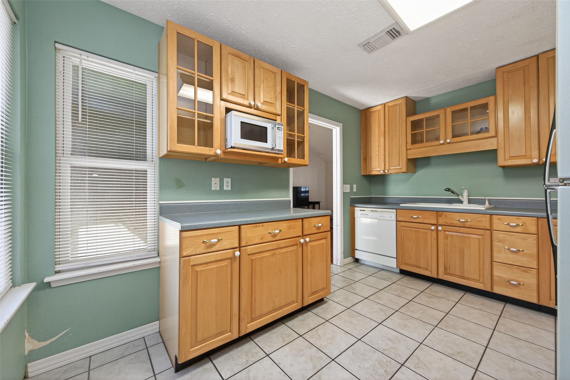 4726 Whispering Rock Lane Spring, TX 77388 - Photo 11 of 43