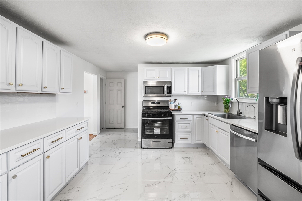 15 Fensmere Road Boston, MA 02132 - Photo 8 of 31