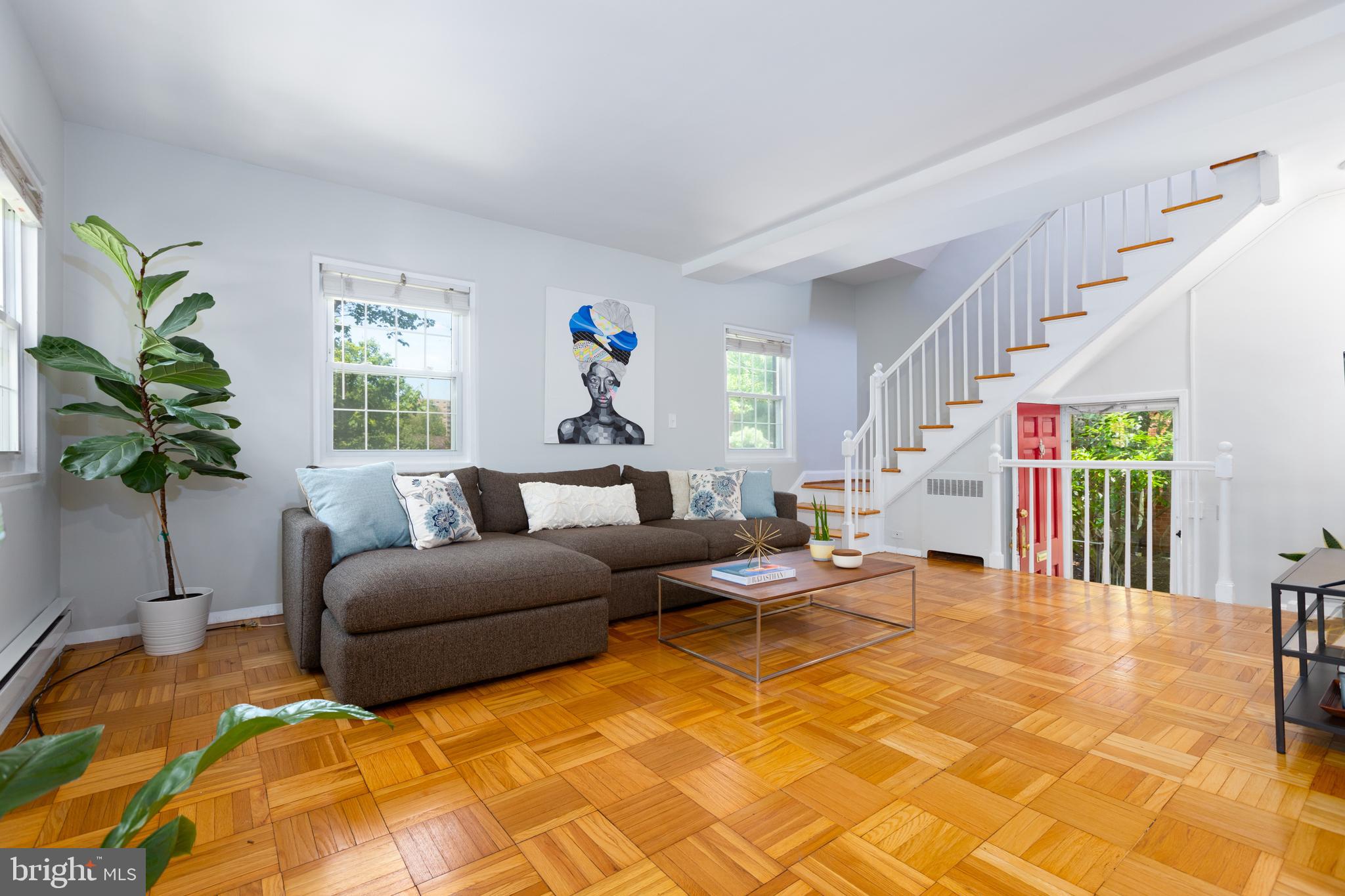 3756 Gunston Road Alexandria, VA 22302 - Photo 3 of 23 Main Level Living Room