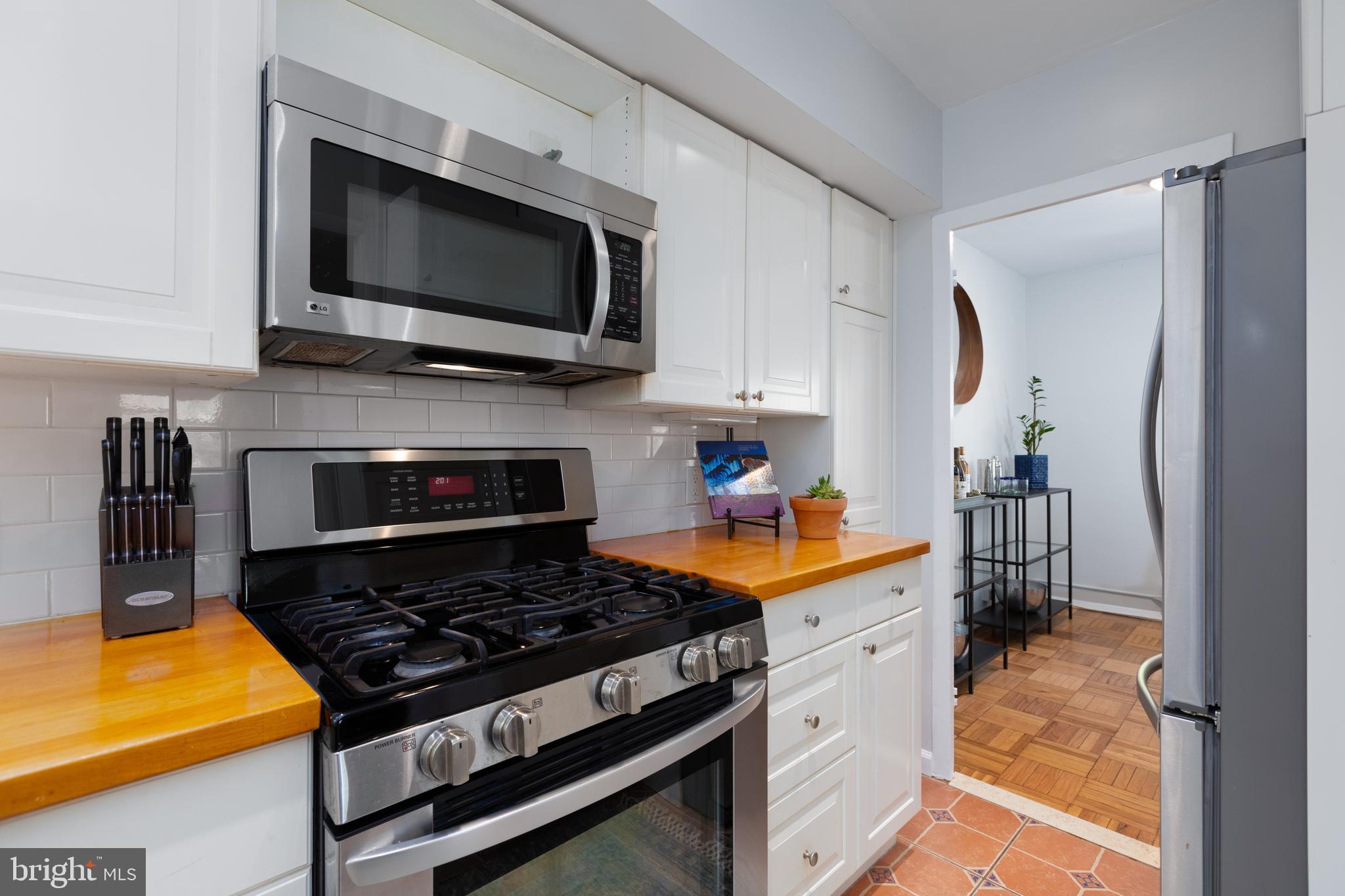3756 Gunston Road Alexandria, VA 22302 - Photo 8 of 23 Updated Kitchen