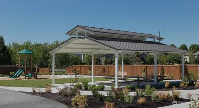 $924,999 | 19288 Northeast 69th Circle, Unit 102, Redmond, WA 98052