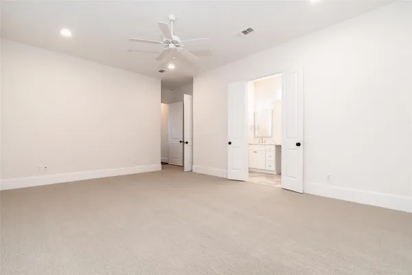 $3,695 | 3821 North Braeswood Boulevard, Unit C, Houston, TX 77025