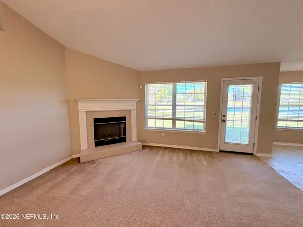 $2,400 | 15677 Moss Hollow Drive, Jacksonville, FL 32218