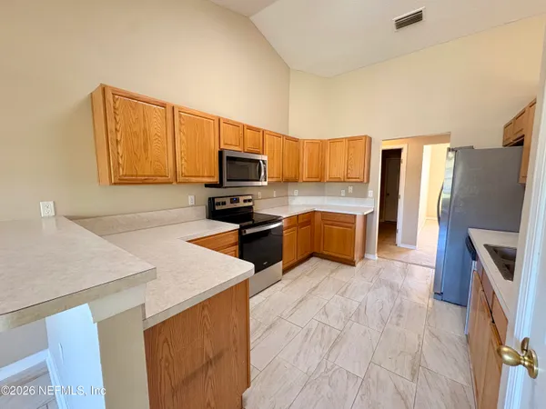 $2,400 | 15677 Moss Hollow Drive, Jacksonville, FL 32218