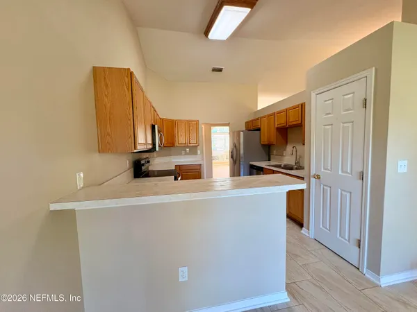 $2,400 | 15677 Moss Hollow Drive, Jacksonville, FL 32218