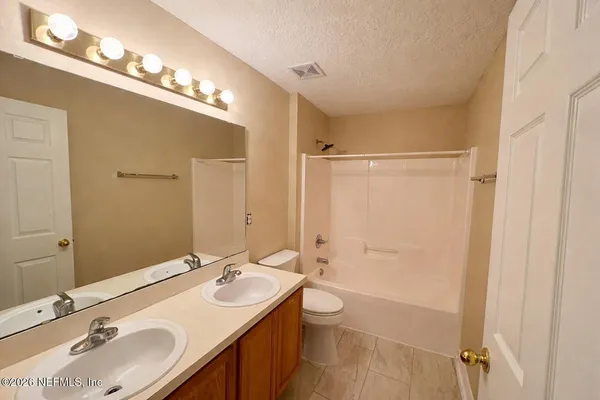 $2,400 | 15677 Moss Hollow Drive, Jacksonville, FL 32218