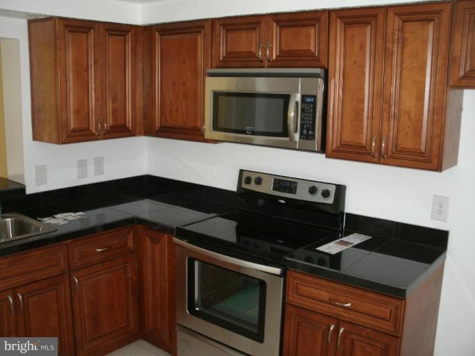 6930 Villa-Del-Rey Court Springfield, VA 22150 - Photo 2 of 5 Kitchen