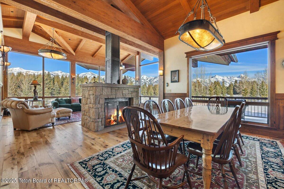 6355-6335 Red Tail Road Jackson, WY 83001 - Photo 39 of 73 Gate House - Dining and Living Room